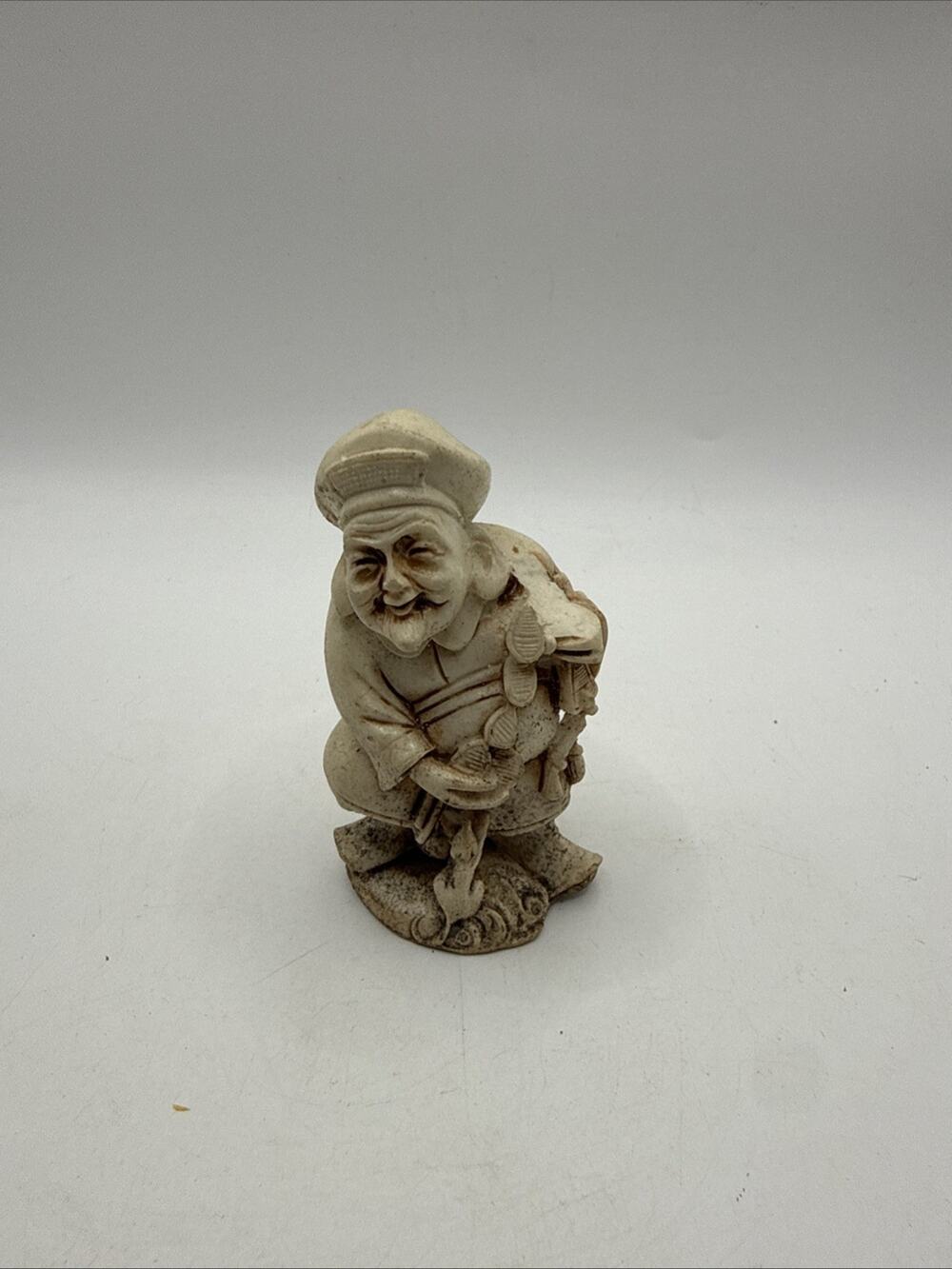 VINTAGE CARVED ANTIQUE OLD MAN SOAPSTONE STANDING FIGURE SCALPTURE STATUE *